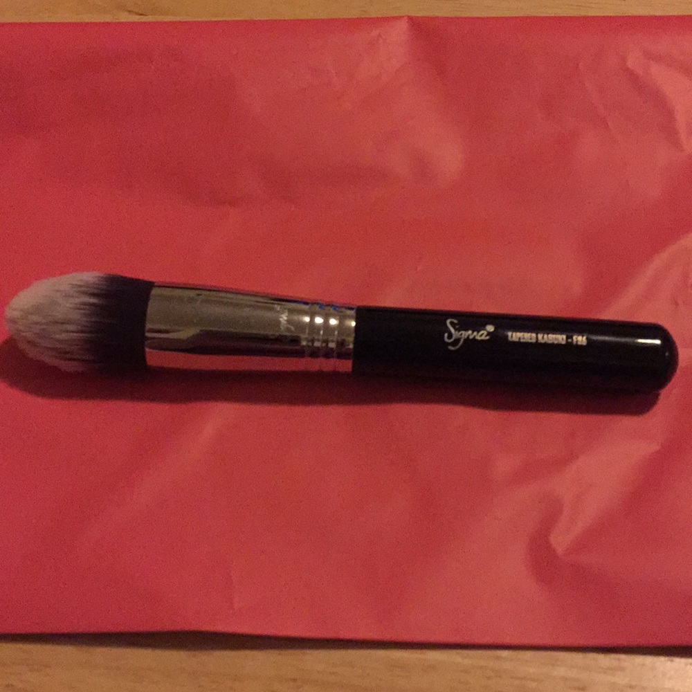 Sigma F86 Tapered Kabuki Brush.
